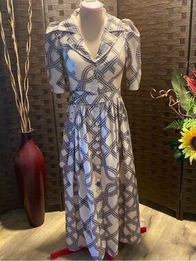 Black & White Geometric Maxi Dress with Belt Fits Small to Medium